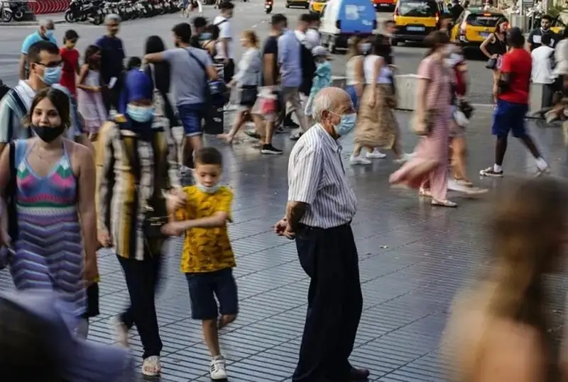 Введенный из-за пандемии режим ЧС отменили в Испании