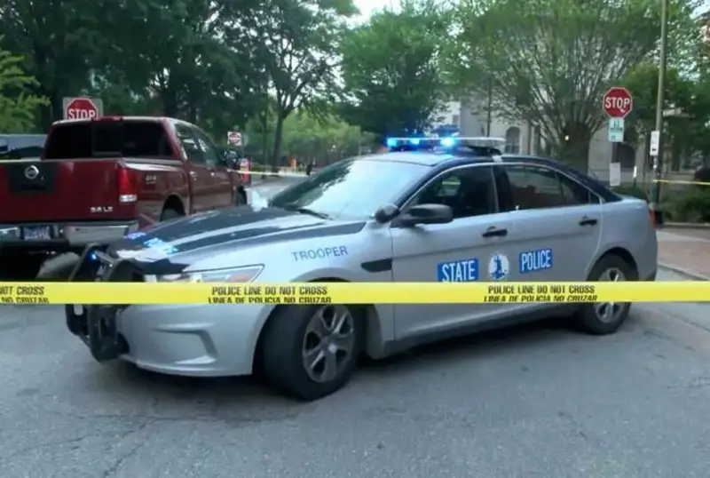 АҚШда мактаб битирув маросимида содир бўлган отишмада икки киши ҳалок бўлди