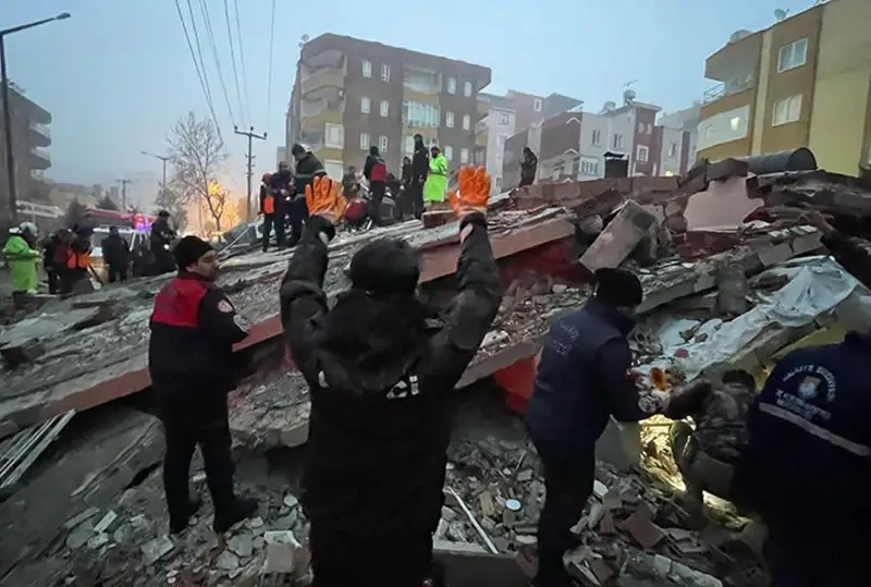 Премьер-министр Венгрии поручил оказать немедленную помощь Турции