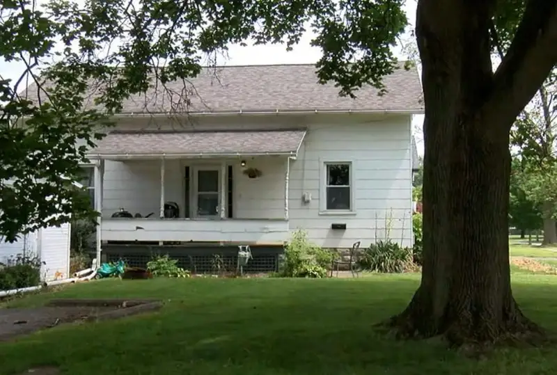 Огайо штатида икки ёшли бола ҳомиладор онасини отиб ташлади