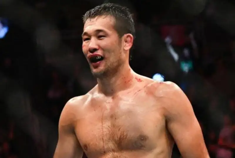 Шавката Рахмонова лишили лидерства в UFC