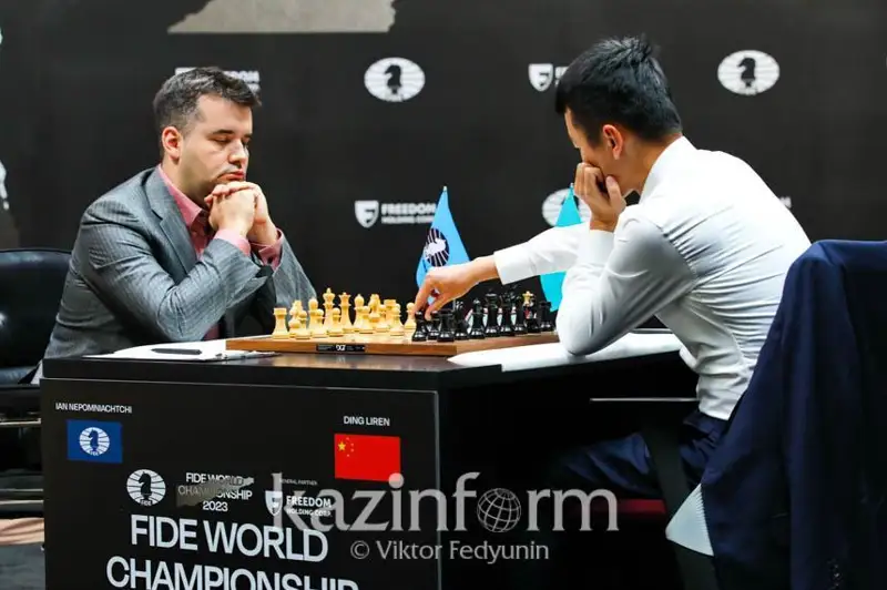 Шахмат баҳсининг 13-ўйинида Ян Непомняший ва Дин Лижэнь дуранг қайд этди