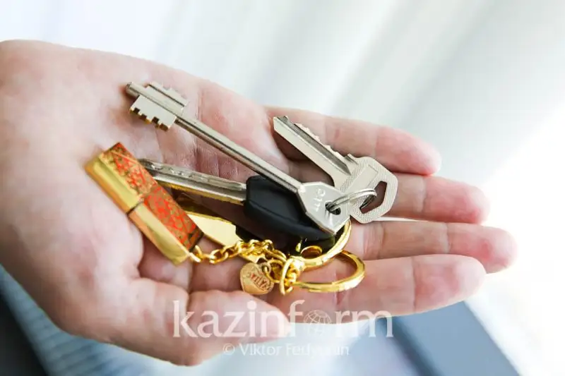 Astanada tórt myńǵa jýyq úlesker baspanaǵa qol jetkize almaı júr - Prezıdent