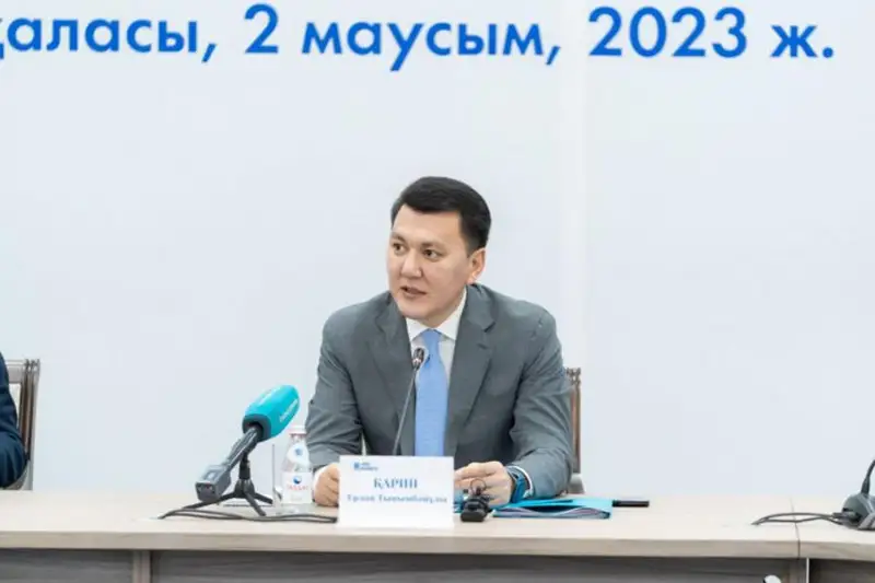 Ерлан Карин провел заседание Совета по молодежной политике при Президенте