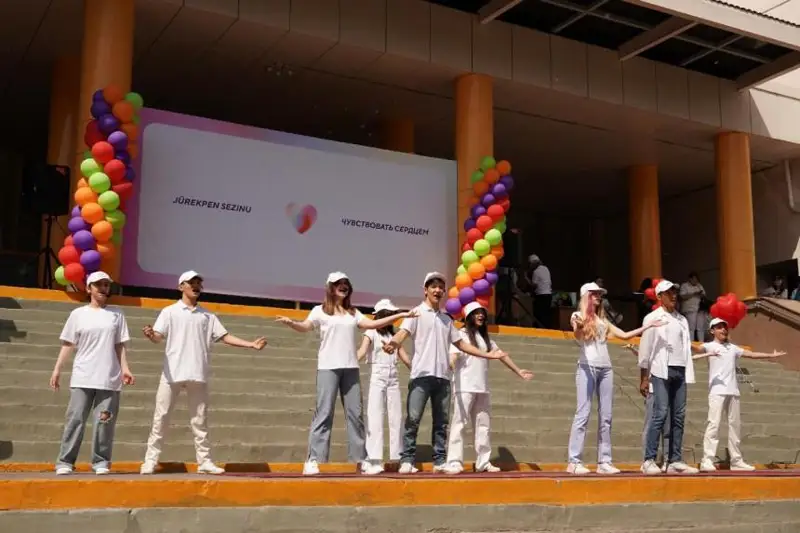 Концерт, выставку и мастер-классы организовали для особенных детей в Астане