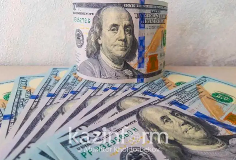 Qor naryǵynda dollar birden 6 teńgege arzandady