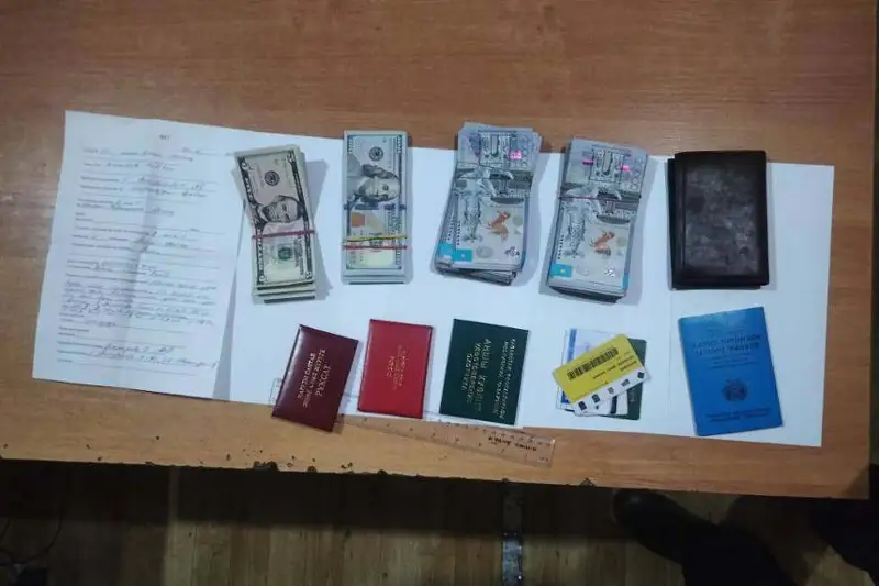 7 млн тенге забыл в поезде житель столицы