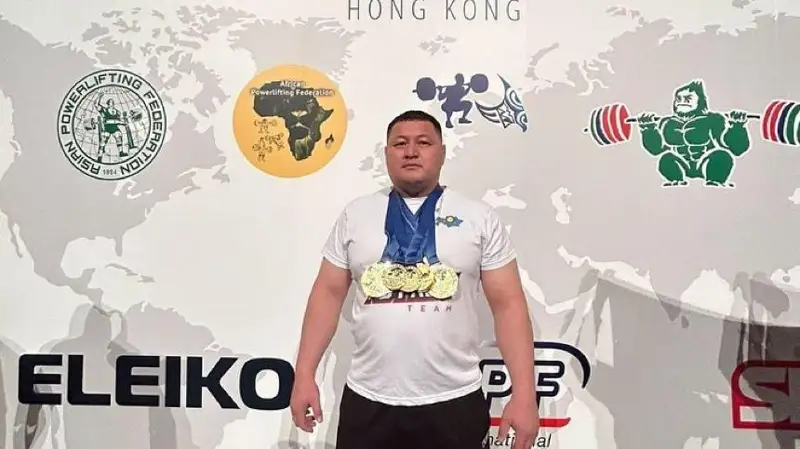 Айбар Ержанов стал восьмикратным чемпионом по пауэрлифтингу в Гонконге