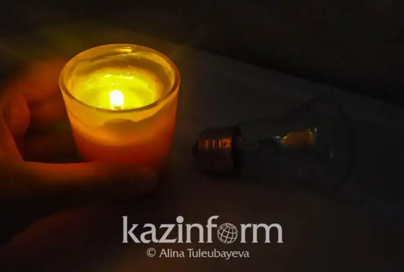 Óskemende elektr jelisinde apat bolyp, 2 myńǵa jýyq úı jaryqsyz qaldy
