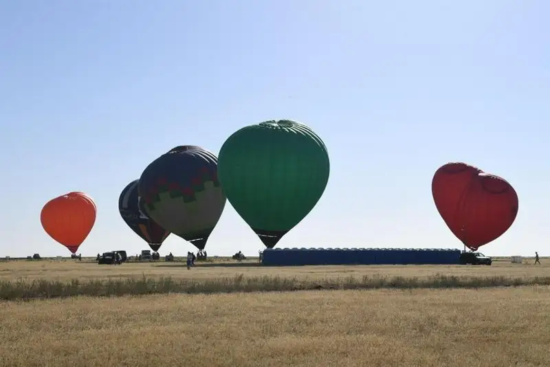 Фестиваль воздушных шаров с размахом провели в Алматинской области