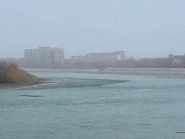 Пыльная буря поднялась в Атырауской области