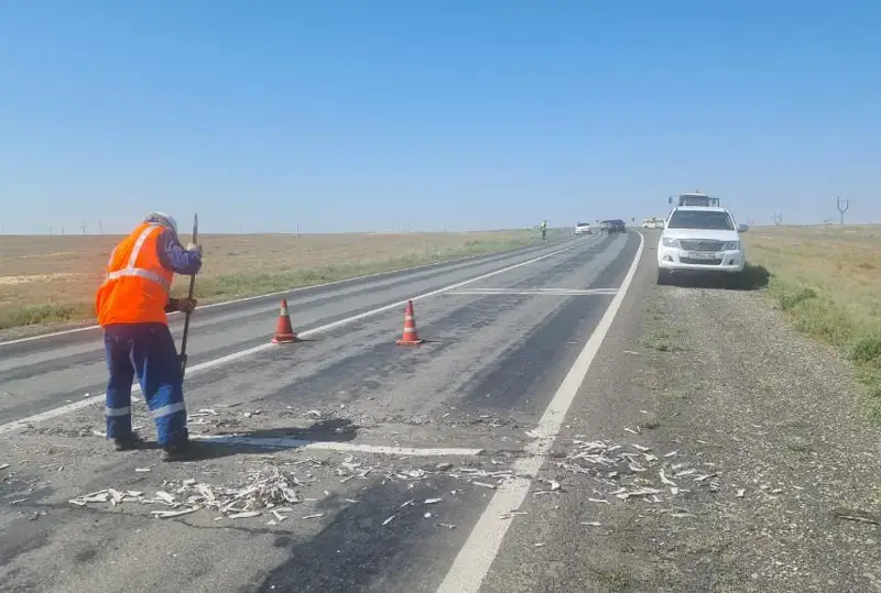 Atyraý oblysynda bir jyl buryn salynǵan 36 shaqyrym jol qaıta jóndeledi