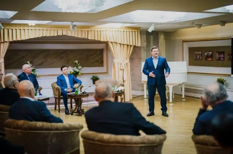 مينيسترلىكتىڭ قاتىسۋىن تالاپ ەتەتىن ماسەلەلەردىڭ شەشىلەتىن كۇنى الىس ەمەس - اسحات ورالوۆ