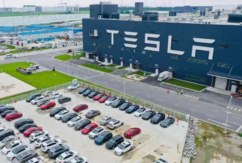 امەريكالىق اۆتوموبيل شىعارۋشى كومپانيا شاڭحايدا گيگافابريكا سالادى