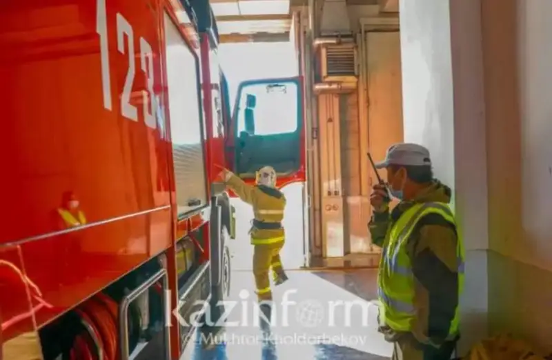 Сухостой тушили в Баянаульском Нацпарке