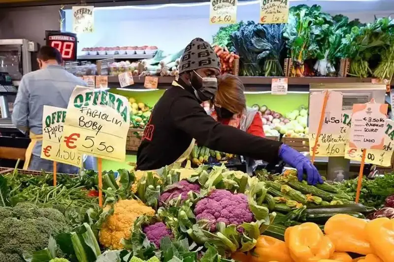 Byltyr álemde azyq-túlik ónimderiniń baǵasy 14,3 protsentke ósti – FAO