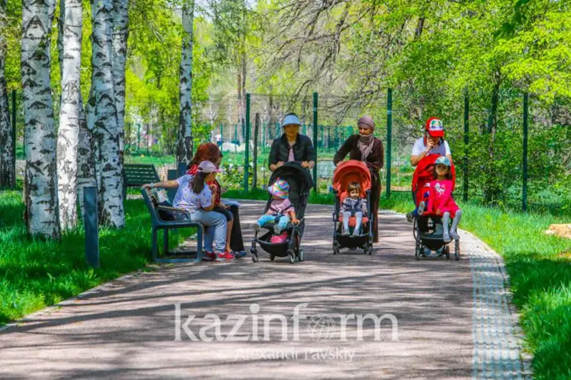 Утвердят ли пожизненный статус многодетной матери в Казахстане