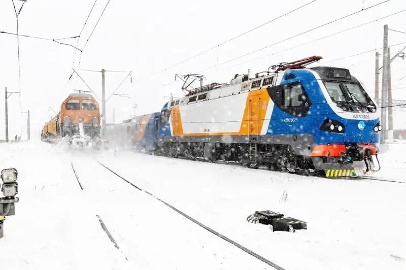 Тиббиёт поезди яна Қозоғистоннинг чекка станцияларига йўл олади