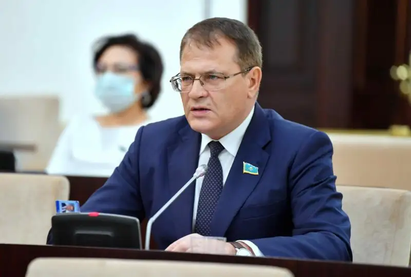 Depýtattyq ókilettigi toqtatylǵan Andreı Lýkın qaıta senator bolyp saılanady