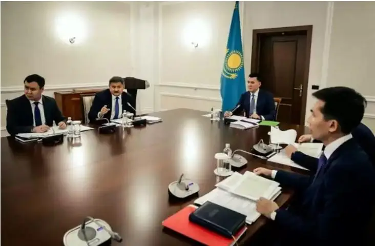 بيىل 328 ادامعا شەتەلدە تەگىن وقۋعا گرانت بەرىلدى