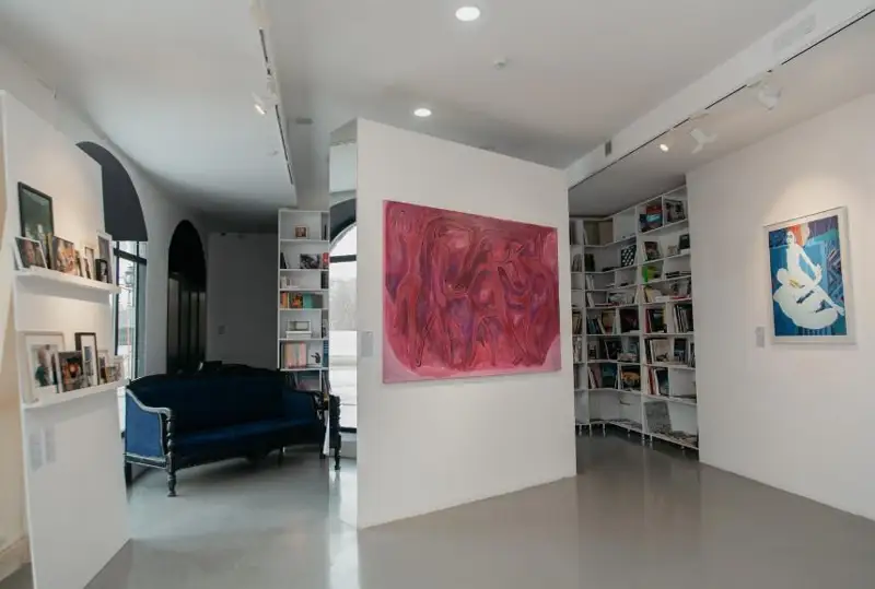 В Астане открылась первая арт-выставка, призванная поддержать людей с онкозаболеваниями