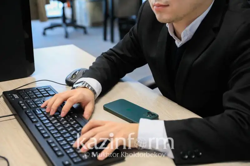 Утвержден перечень профессий, по которым иностранцы смогут получить вид на жительство в Казахстане