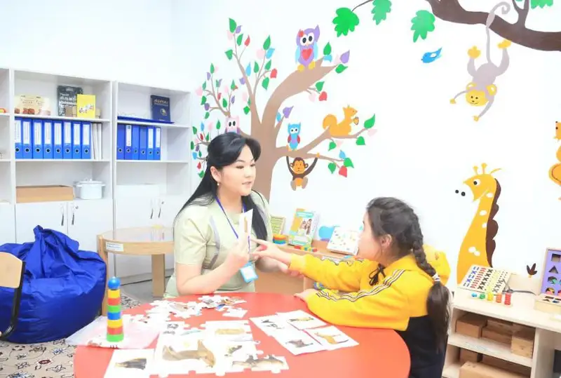 Резиденцию акимата в селе Акши Жетысуской области используют для детского летнего отдыха