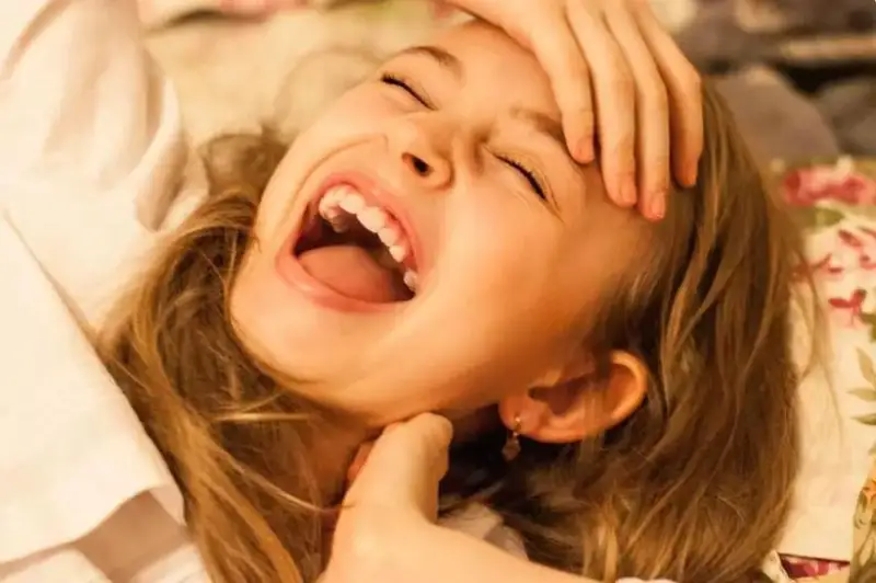 كۇلگەن كەزدە اعزادا بولاتىن تاڭعاجايىپ وزگەرىستەر