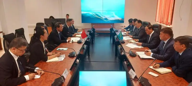 哈农业部长会见新疆生产建设兵团访问团
