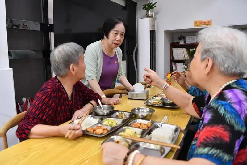 Связь между человеческими микробами и продолжительностью жизни выявили китайские ученые
