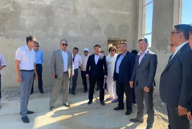 Сенатор Суиндик Алдашев посетил Мангистаускую область