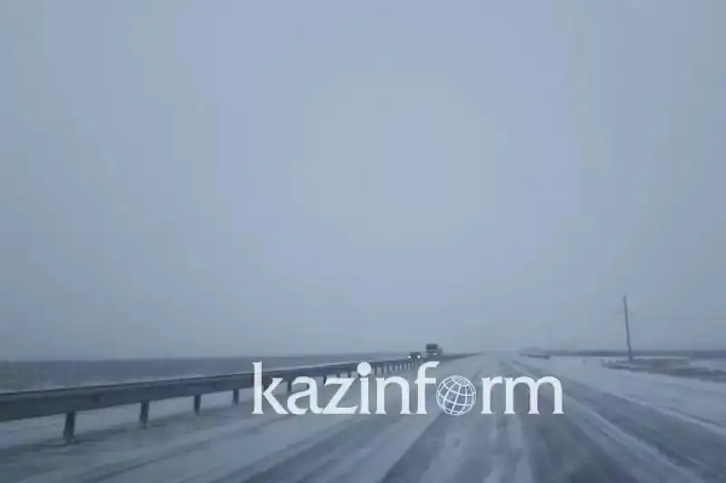 ShQO-da qar kóshkini qaýpine baılanysty jol jabyldy