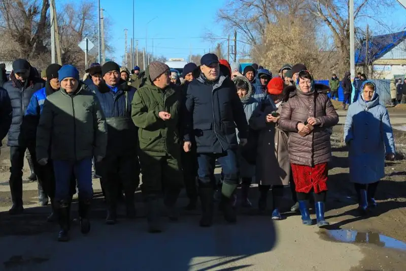 Эвакуированные жители села Каратал в Актюбинской области возвращаются в свои дома