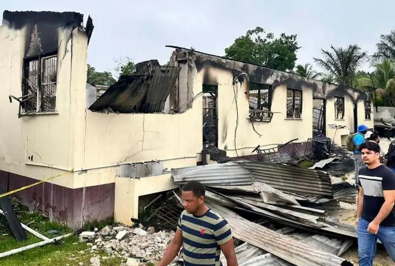 Школьница подозревается в поджоге здания общежития в Гайане