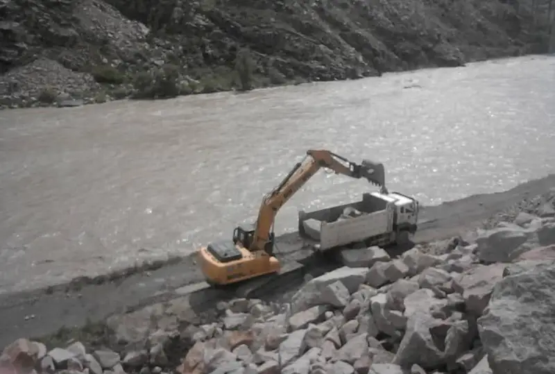 قىرعىزستاندا توتەنشە جاعداي جاريالاندى