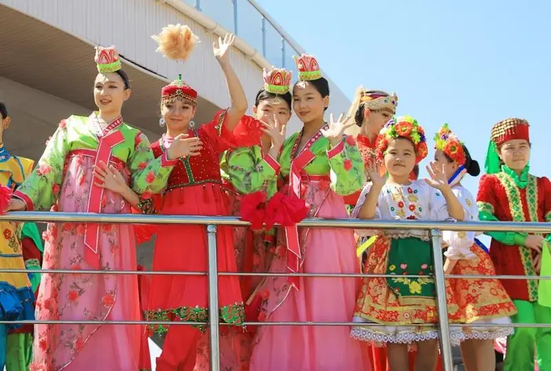 Под одним шаныраком отметили День единства народа Казахстана в Жамбылской области