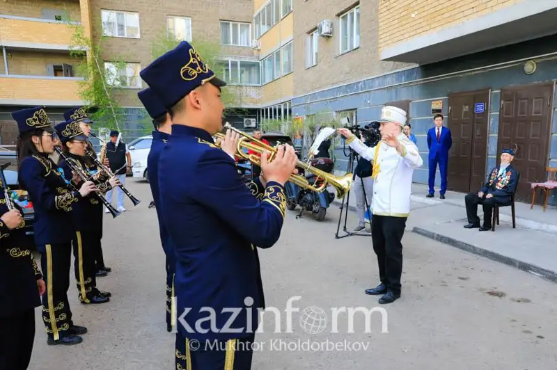 Столичных ветеранов ВОВ поздравили с Днем Победы