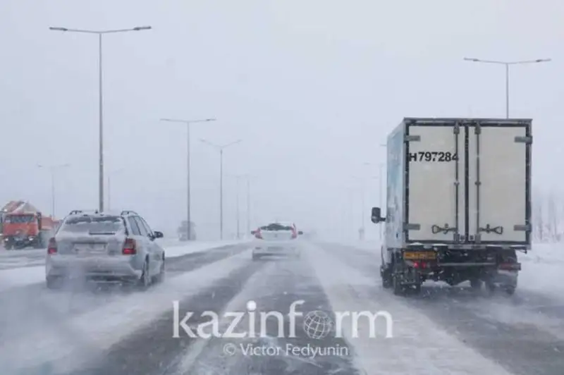 Ауа райына байланысты 4 өңірде автожолдар ішінара жабық