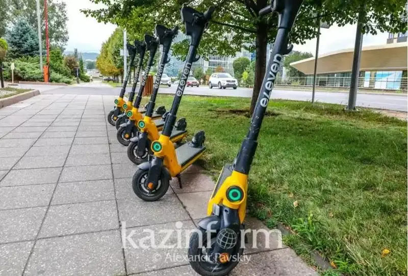 В МВД РК напомнили о правилах и ограничениях для самокатчиков