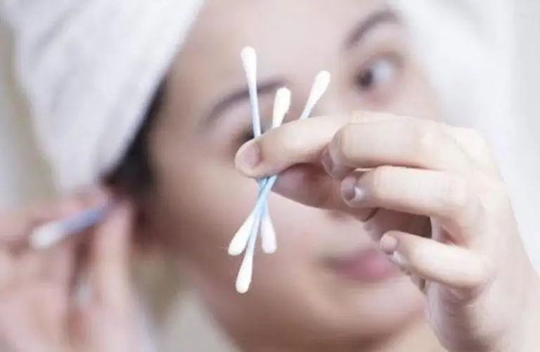 قۇلاق تازالاۋعا ارنالعان ماقتا تاياقشا زيان با؟