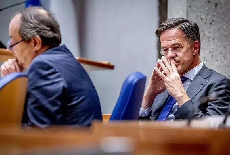 Правительство Нидерландов подало в отставку из-за проблем с беженцами