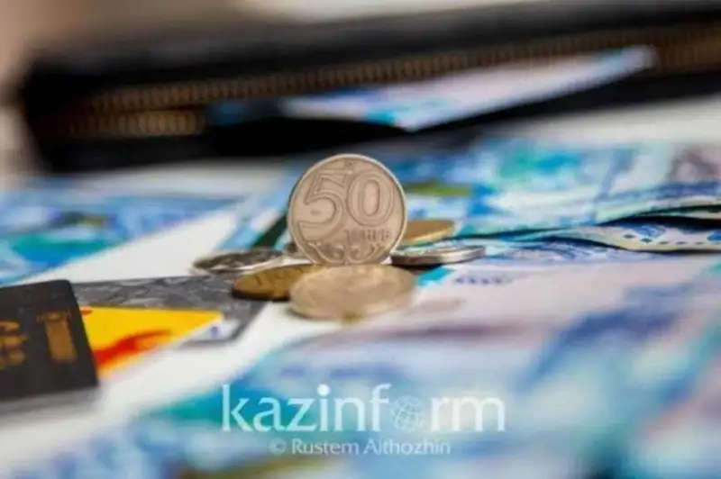 Биржада тенге курси кетма-кет учинчи кун пасаймоқда