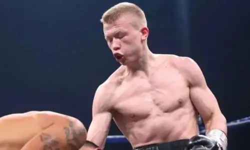 Непобежденный казахстанский боксер выиграл бой в Германии нокаутом