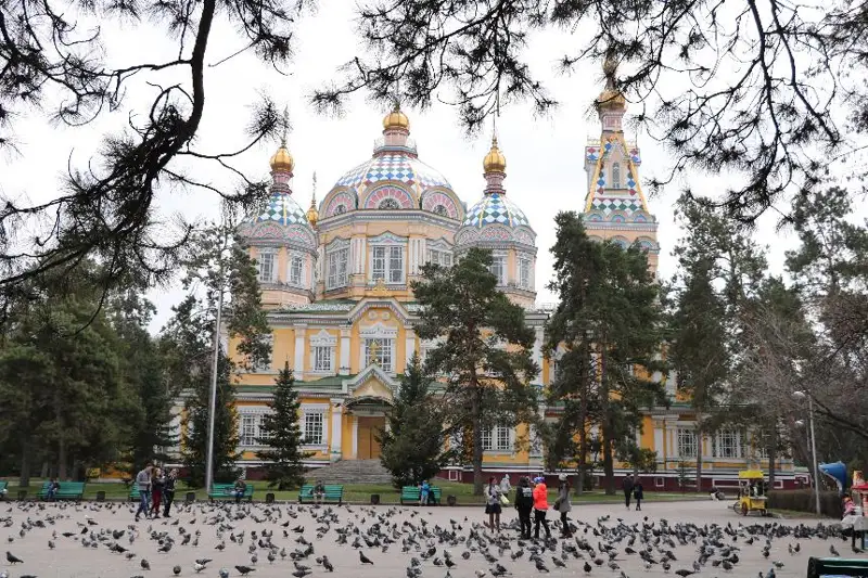 عالىمبەك ەلۋباي. حريستيان كەپتەرلەر- اڭگىمە