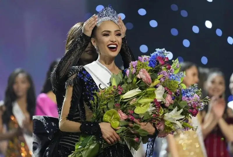 «Коинот гўзали» танловида америкалик Р’Бонни Габриэл ғолиб чиқди