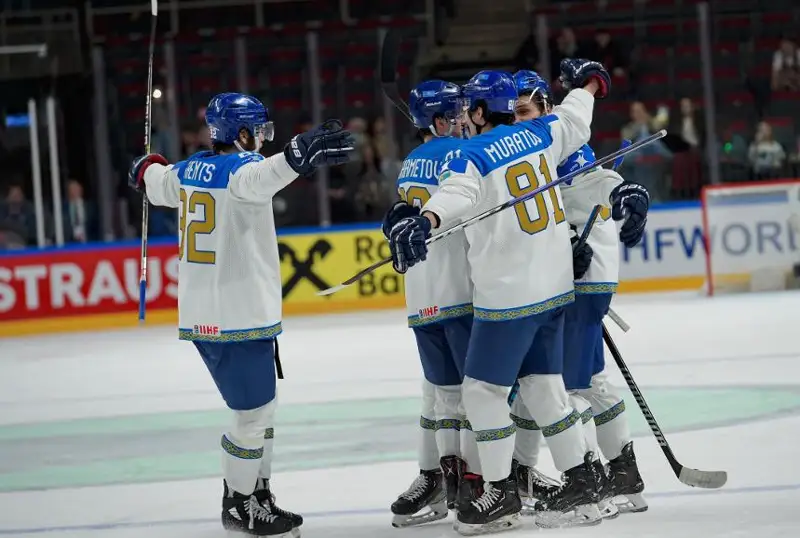 Казахстан забросил первую шайбу на ЧМ-2023 по хоккею