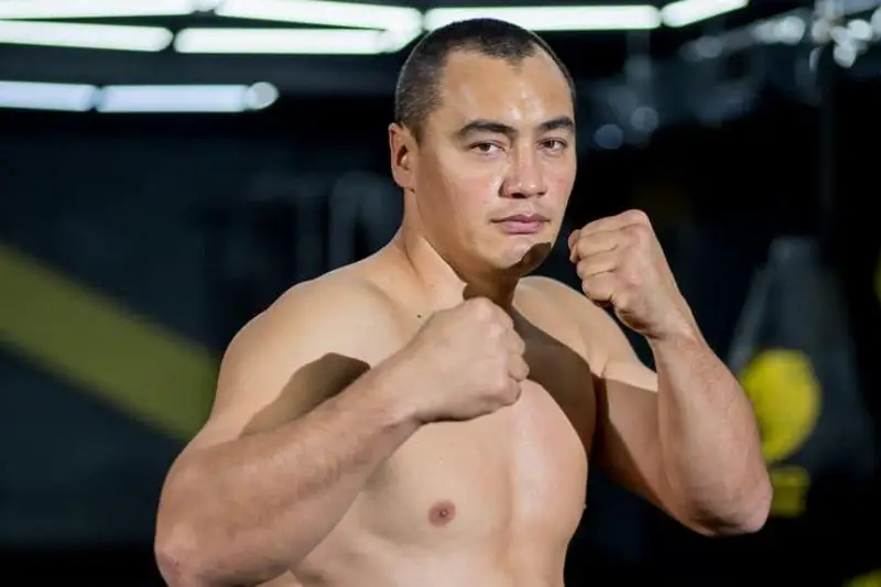 Казахстанские боксеры узнали позиции в обновленном рейтинге WBC