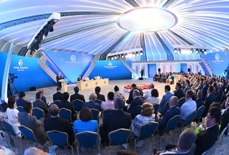 Prezıdent: «ıAsaýıtaný» ǵylymı ortalyǵyn nemese ınstıtýtyn qurýdy oılastyrýǵa bolady