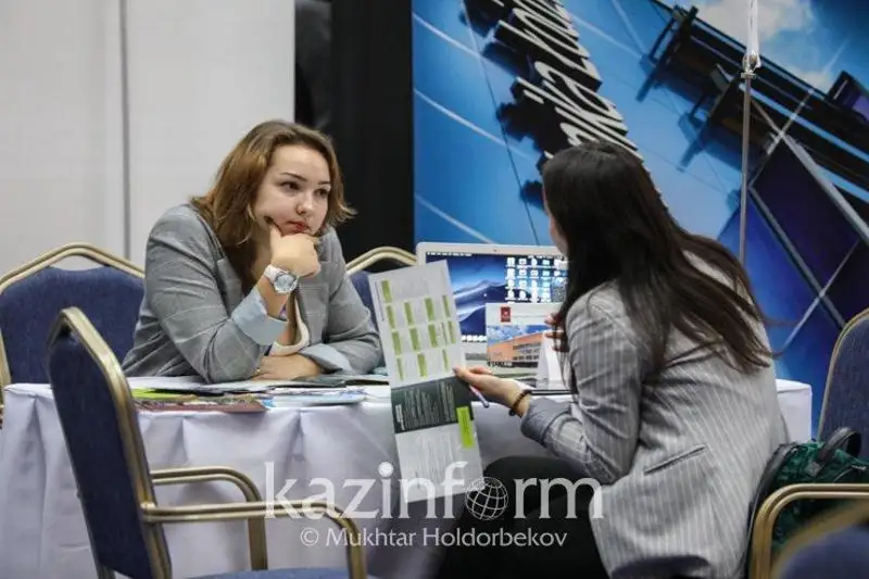 Almatyda jumyssyz jastar sanyn azaıtý qalaı júzege asyrylyp jatyr