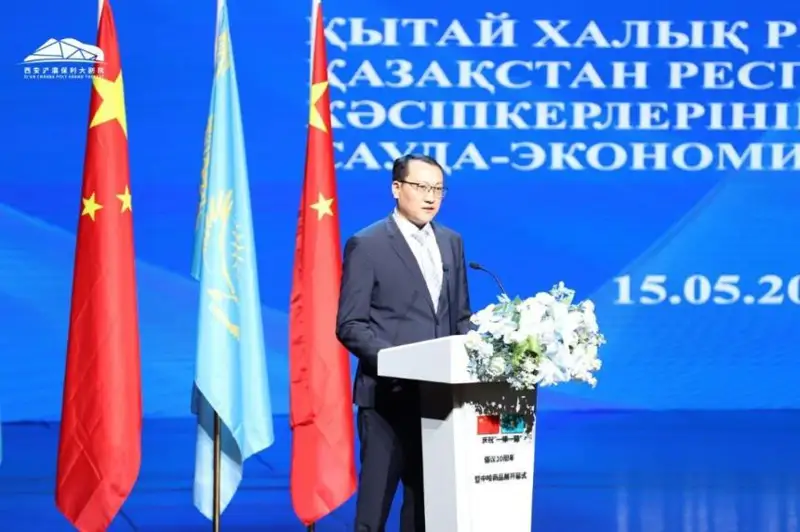 哈萨克斯坦企业代表团访问中国西安，签署1亿美元合同